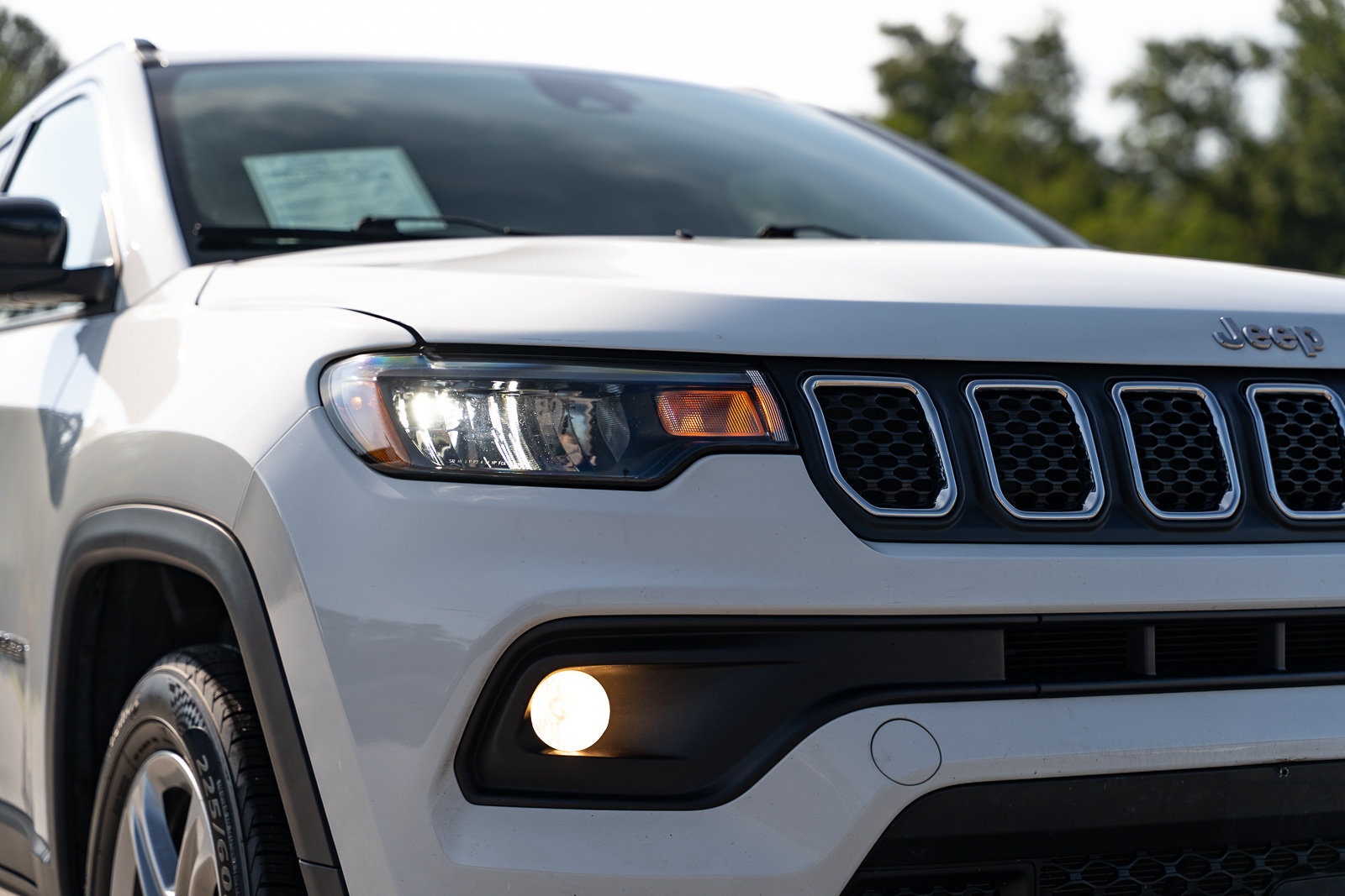 Used 2024 Jeep Compass Latitude AWD/4WD image 10