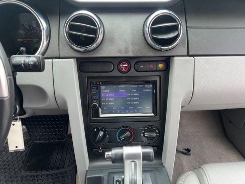 Used 2007 Ford Mustang Premium RWD image 26