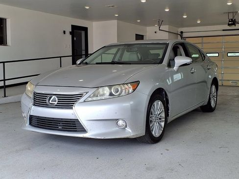 Used 2013 Lexus ES 350 w/ Luxury Pkg FWD image 21