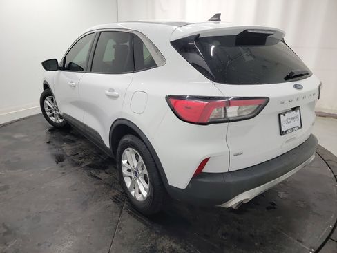 Used 2020 Ford Escape SE image 6