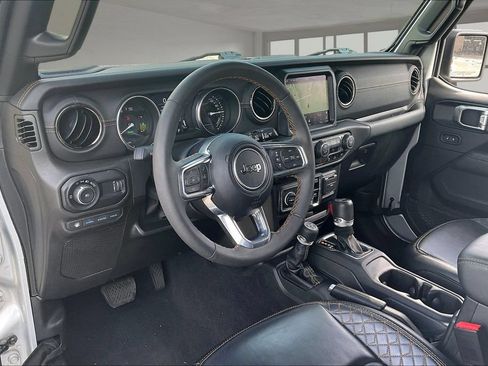 Used 2023 Jeep Wrangler Unlimited Sahara AWD/4WD image 16