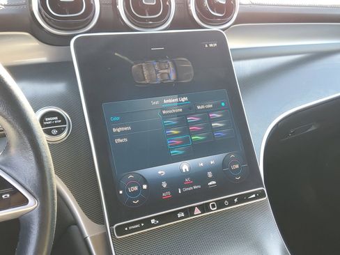 Used 2024 Mercedes-Benz GLC 300 image 28