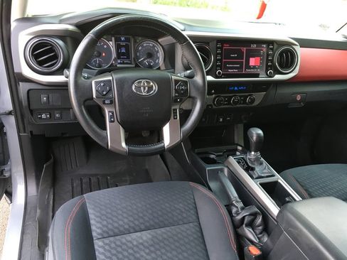 Used 2021 Toyota Tacoma SR5 AWD/4WD image 24
