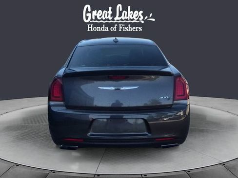 Used 2018 Chrysler 300 S w/ S Model Appearance Package RWD image 4