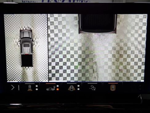 Used 2024 Chevrolet Silverado 1500 ZR2 image 17