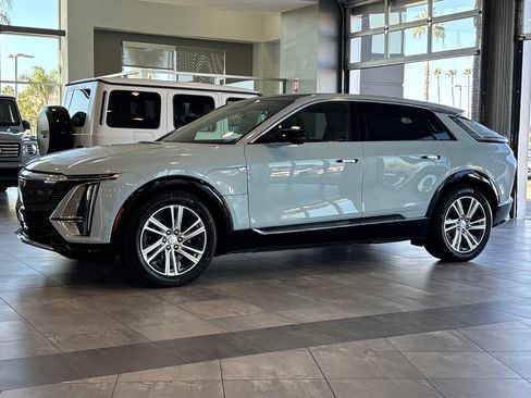 Used 2024 Cadillac Lyriq Tech RWD image 16