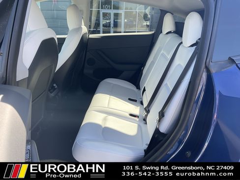 Used 2024 Tesla Model Y Performance image 10