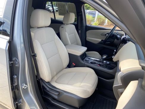 Used 2023 Chevrolet Traverse LT w/ LPO, Cargo Package AWD/4WD image 19