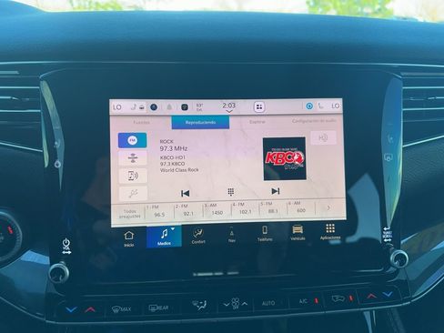 Used 2023 Jeep Wagoneer Base image 3