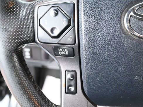 Used 2016 Toyota Tacoma TRD Sport image 16