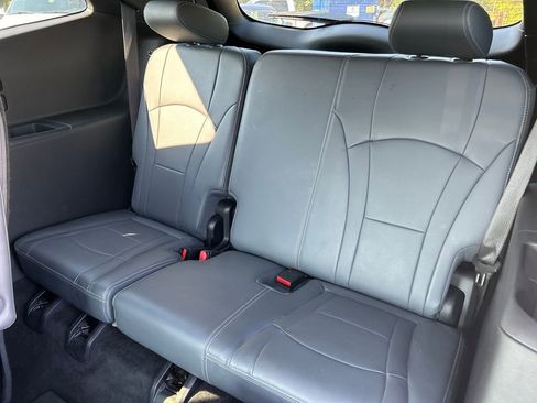 Used 2024 Buick Enclave Premium image 20
