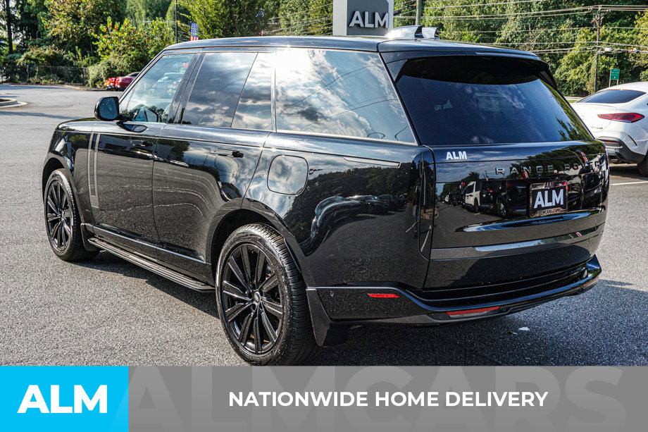 Used 2025 Land Rover Range Rover SE AWD/4WD image 4