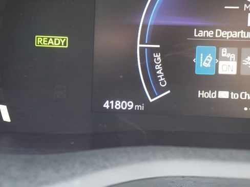 Used 2025 Toyota Camry LE image 19