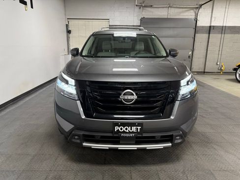 Used 2023 Nissan Pathfinder SL w/ SL Premium Package AWD/4WD image 3