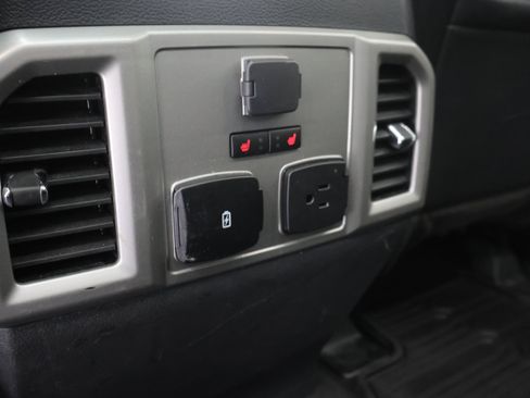 Used 2022 Ford F250 Lariat w/ Black Appearance Package AWD/4WD image 36