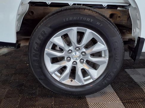 Used 2023 Chevrolet Silverado 1500 Custom AWD/4WD image 8