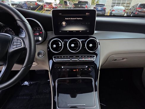 Used 2017 Mercedes-Benz GLC 300 4MATIC image 21
