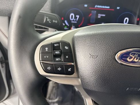Used 2026 Ford Explorer Active AWD/4WD image 12