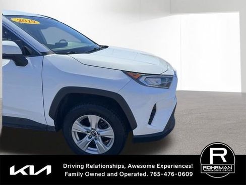 Used 2019 Toyota RAV4 XLE image 3