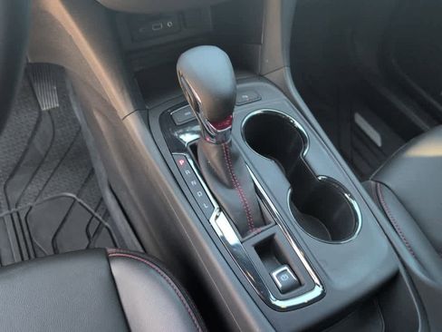 Used 2024 Chevrolet Equinox RS w/ RS Leather Package AWD/4WD image 19