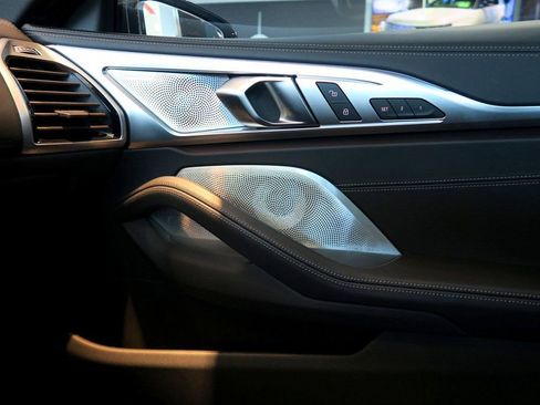 Used 2022 BMW M850i xDrive Convertible image 26