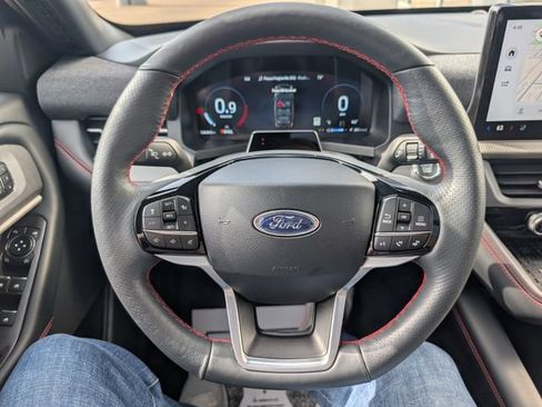 Used 2025 Ford Explorer ST-Line w/ Premium Package AWD/4WD image 13