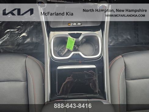 Used 2025 Chevrolet Traverse RS image 19