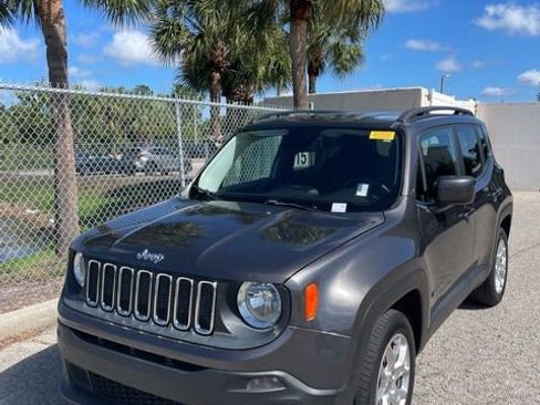 Used 2017 Jeep Renegade Latitude w/ Popular Equipment Group FWD image 1