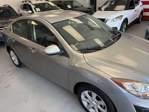 Used 2011 MAZDA MAZDA3 i Touring image 4