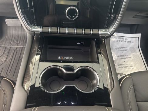 New 2026 GMC Yukon XL Elevation w/ LPO, Floor Liner Package AWD/4WD image 9