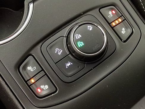 Used 2023 GMC Terrain SLE w/ Driver Convenience Package AWD/4WD image 24