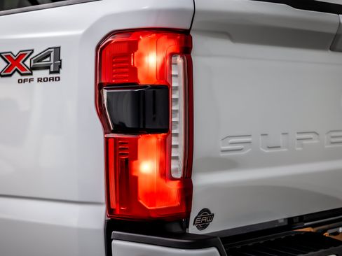 Used 2024 Ford F250 XLT w/ XLT Premium Package AWD/4WD image 13