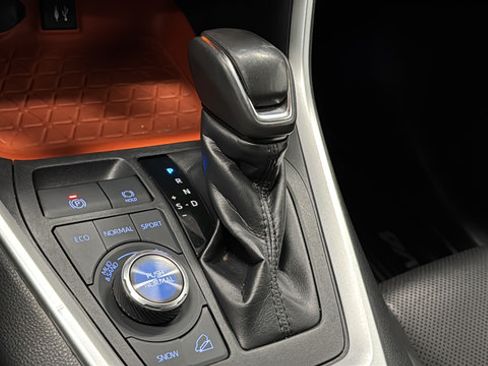Used 2019 Toyota RAV4 Adventure w/ Cold Weather Package AWD/4WD image 19
