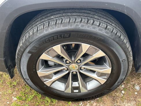 Used 2025 Chevrolet Equinox LT image 30