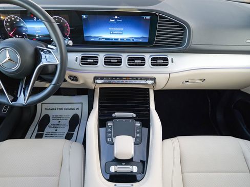 Used 2025 Mercedes-Benz GLS 450 4MATIC image 53
