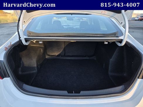 Used 2022 Chevrolet Malibu LS image 28