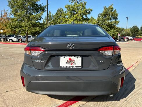 Used 2025 Toyota Corolla LE FWD image 7