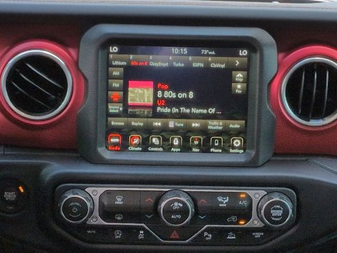 Used 2023 Jeep Gladiator Rubicon w/ LED Lighting Group AWD/4WD image 17