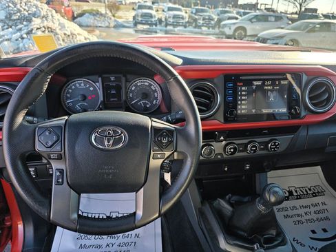 Used 2017 Toyota Tacoma SR5 image 15