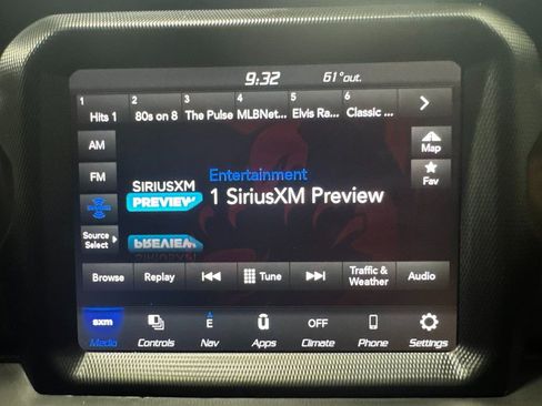 Used 2021 Jeep Gladiator Willys image 12