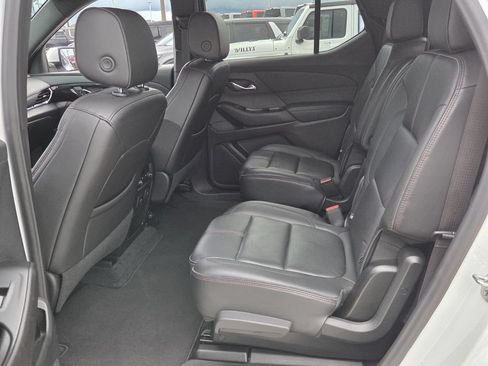 Used 2023 Chevrolet Traverse RS AWD/4WD image 12