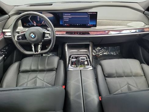 Used 2025 BMW 740i RWD image 13