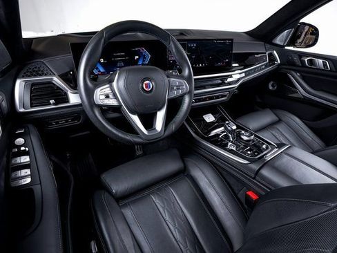Used 2025 BMW ALPINA XB7 image 32