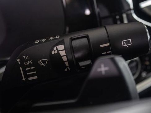 Used 2024 Nissan Pathfinder SV image 14