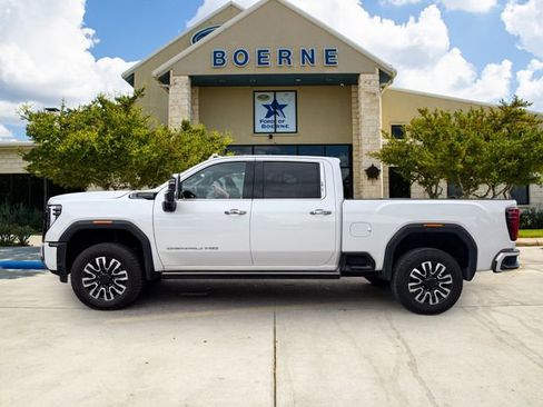 Used 2025 GMC Sierra 2500 Denali Ultimate AWD/4WD image 2