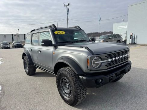 Used 2025 Ford Bronco Badlands w/ Sasquatch Package image 7