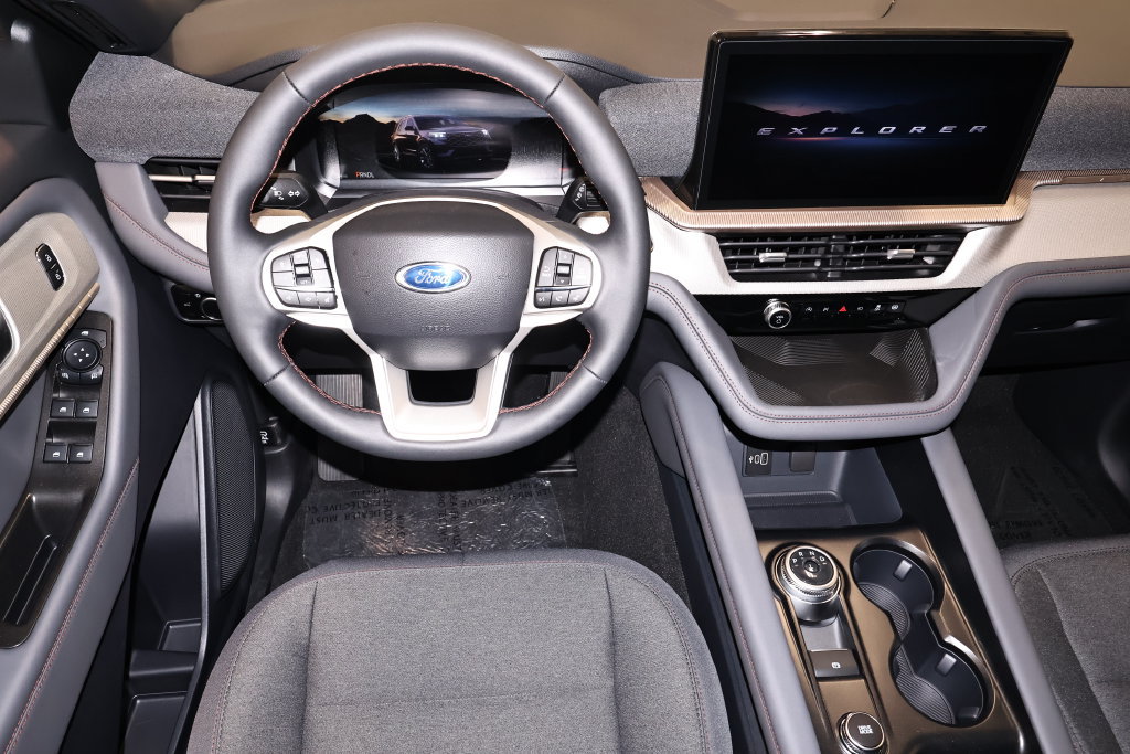 New 2027 Ford Explorer Active AWD/4WD image 17