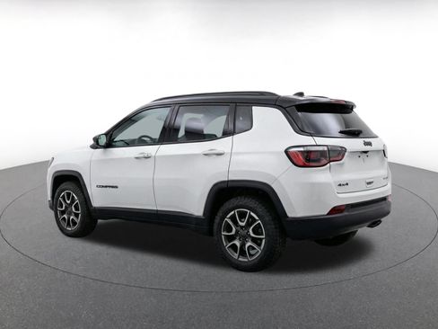 Used 2025 Jeep Compass Trailhawk AWD/4WD image 7