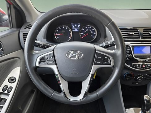 Used 2013 Hyundai Accent SE image 23