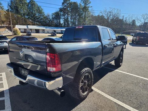 Used 2017 RAM 2500 SLT image 7